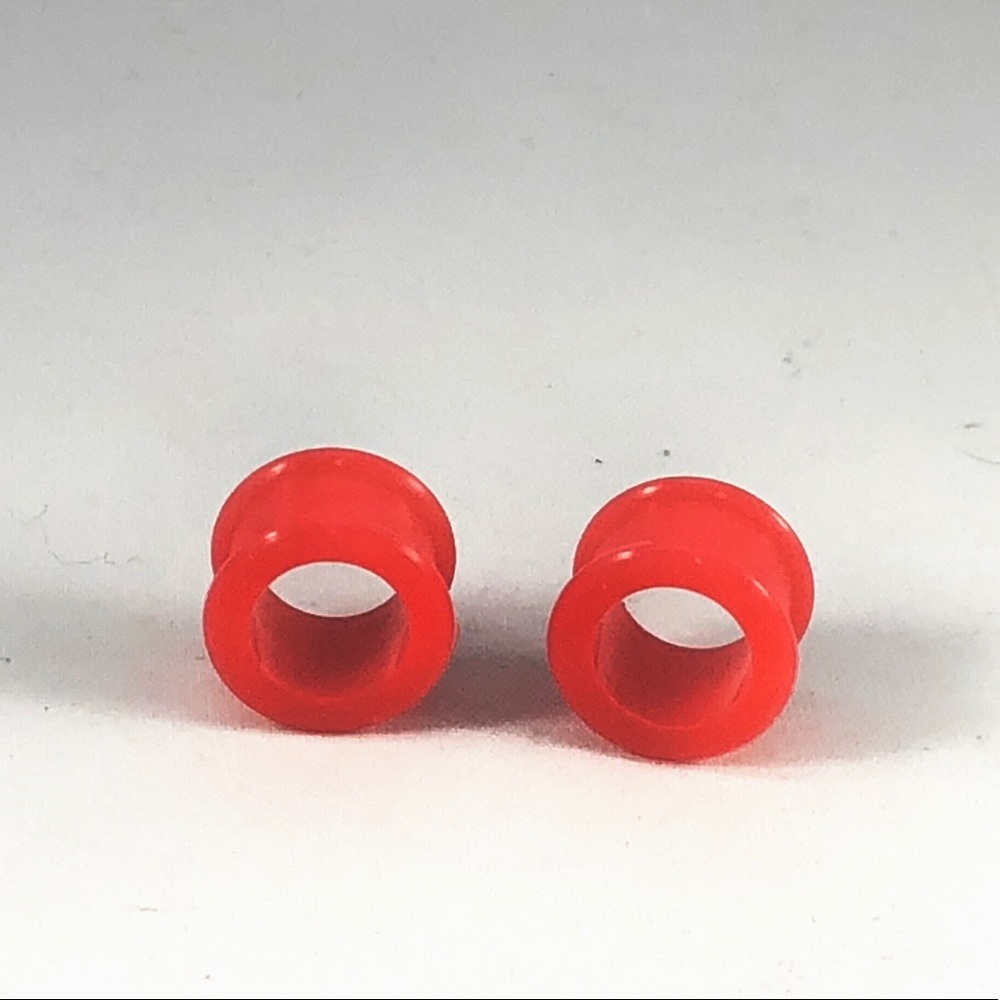 1/2”-00-0-2-4-6 Red Silicon Flesh Ear Tunnels - Picture 4 of 6